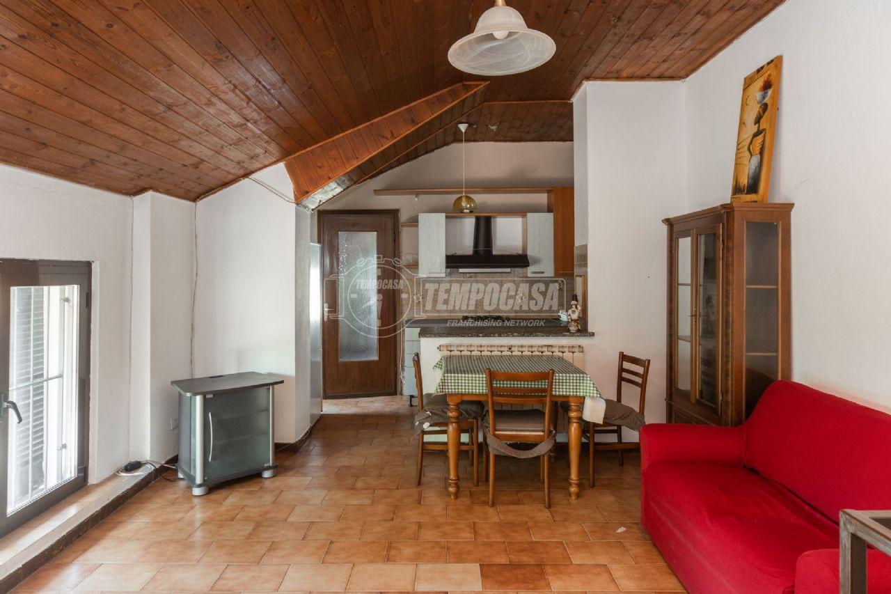 Appartamento in vendita a Barzano'