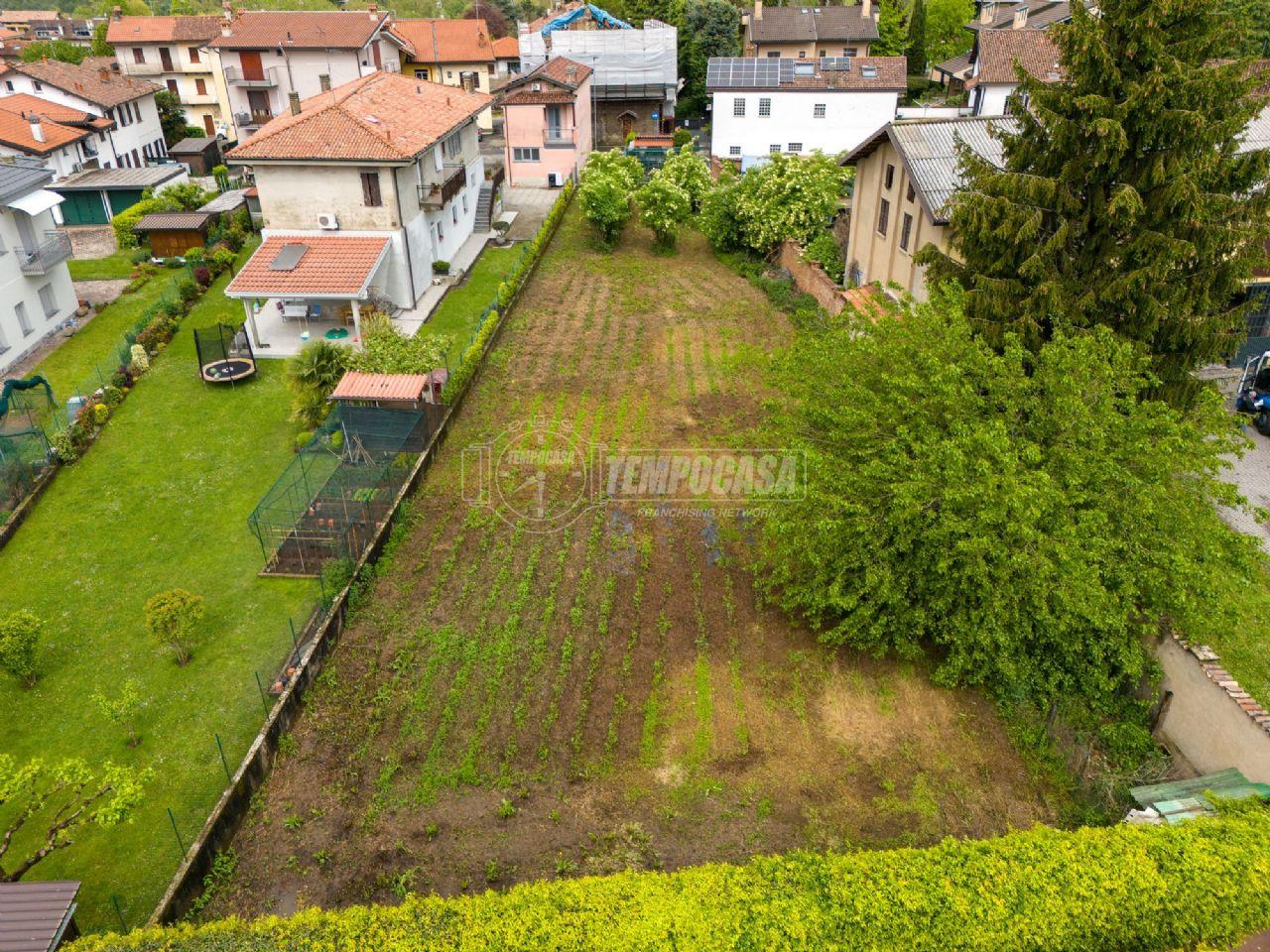 Terreno edificabile in vendita a Veduggio Con Colzano