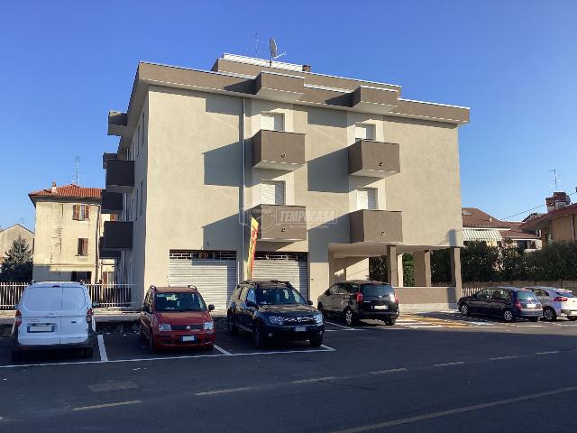 3-room flat in Via C.Battisti, Cogliate - Photo 1