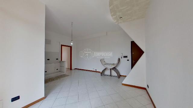 3-room flat in Via Monte Grappa, Lazzate - Photo 1