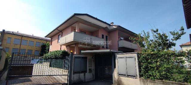 2-room flat in Via Battisti, Lazzate - Photo 1