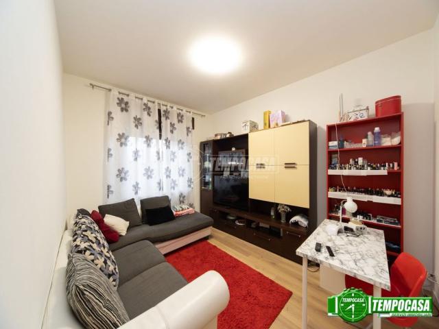 2-room flat in Via Confalonieri, Muggiò - Photo 1