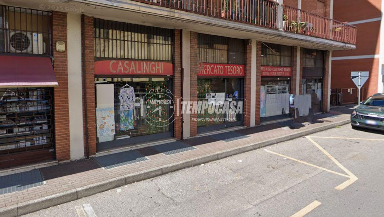 Negozio in Via Confalonieri 1, Muggiò, {3} - Foto 1