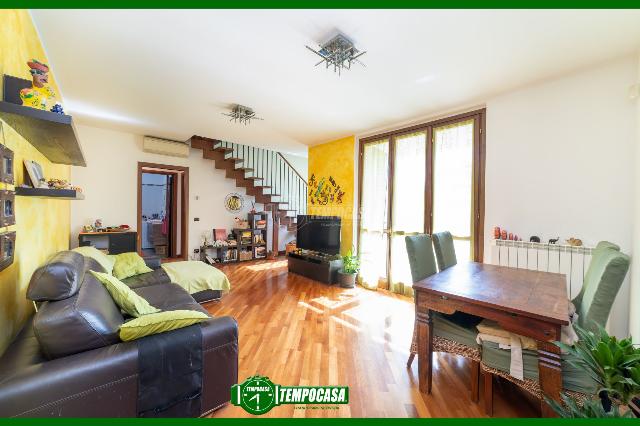 4-room flat in Via Montanelli 7, Cambiago - Photo 1