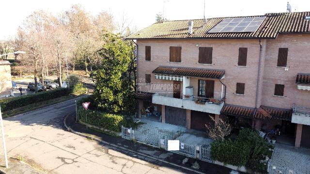 Terraced house in {3}, - Photo 1