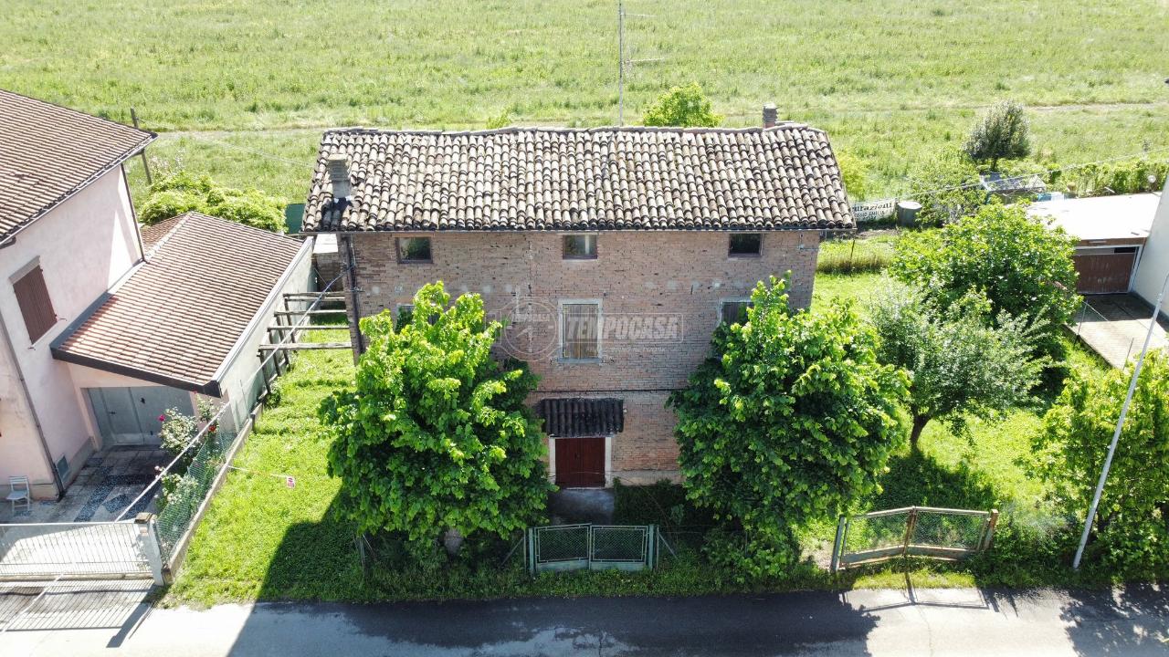 Casa indipendente in vendita a Reggio Emilia