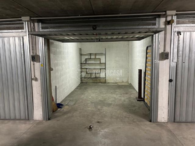 Garage or car box in {3}, Via Stefano Jacini - Photo 1