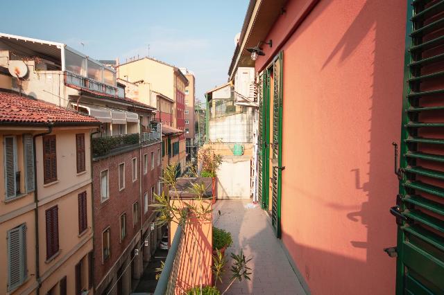 Quadrilocale in Via del Borgo di San Pietro, Bologna - Foto 1