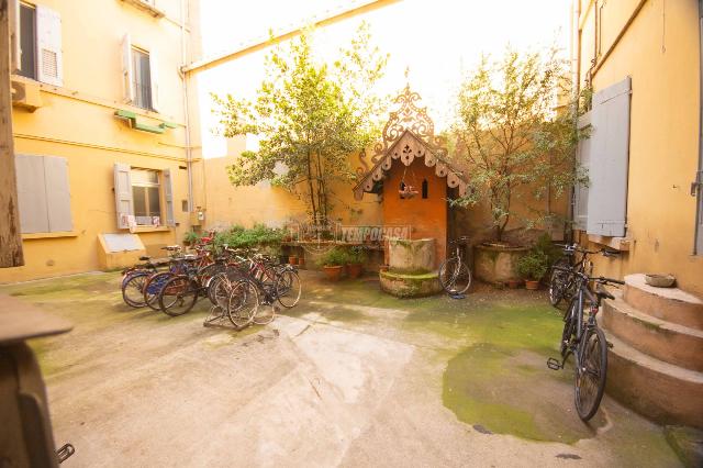 2-room flat in Via Broccaindosso, Bologna - Photo 1