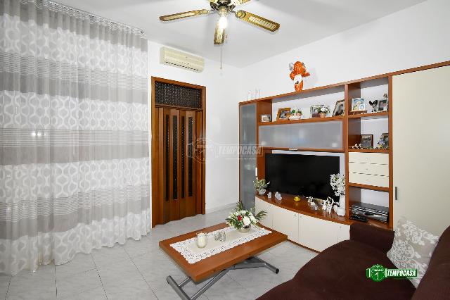 2-room flat in Via Marsala 6, Buccinasco - Photo 1