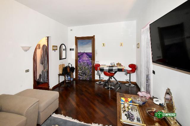 2-room flat in Via Guido Rossa 7, Buccinasco - Photo 1