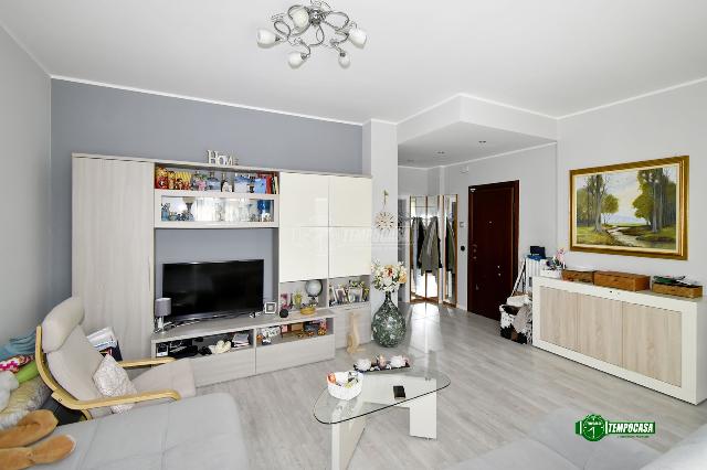 4-room flat in Via Palermo, Buccinasco - Photo 1