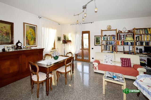 Terraced house in Via Moncenisio, Brugherio - Photo 1