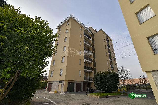 3-room flat in Via Giacomo Puccini, Brugherio - Photo 1