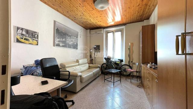 One-room flat in Via dei Mille, Brugherio - Photo 1