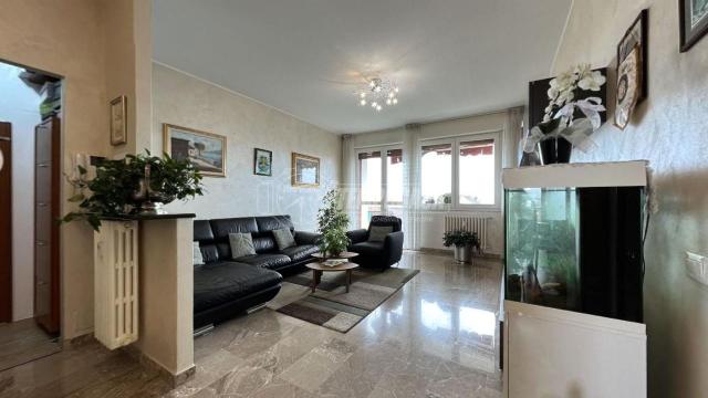 3-room flat in Viale Lombardia, Brugherio - Photo 1