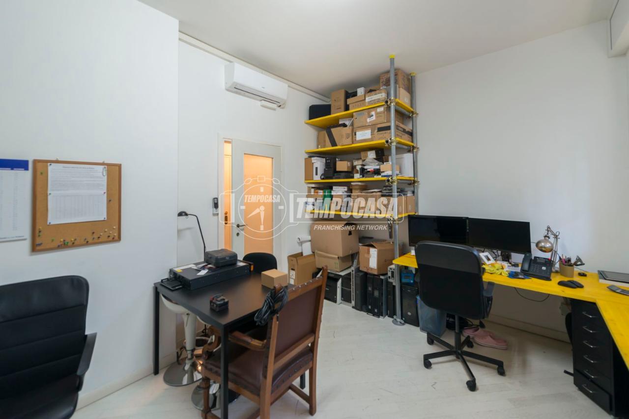 Ufficio in Via dei Ciclamini 11, Milano, {3} - Foto 2