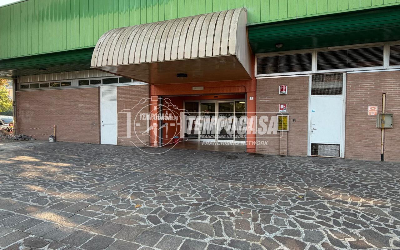 Negozio in Piazza Marie Curie, Castenaso, {3} - Foto 1