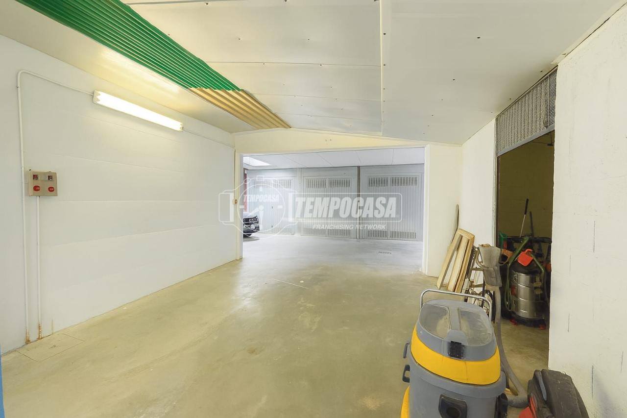 Magazzino in Via per Incirano 2, Nova Milanese, {3} - Foto 2