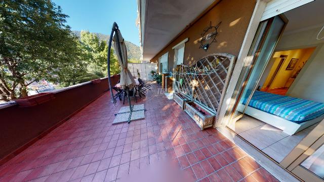 4-room flat in Via Salvatore Quasimodo 1, Como - Photo 1