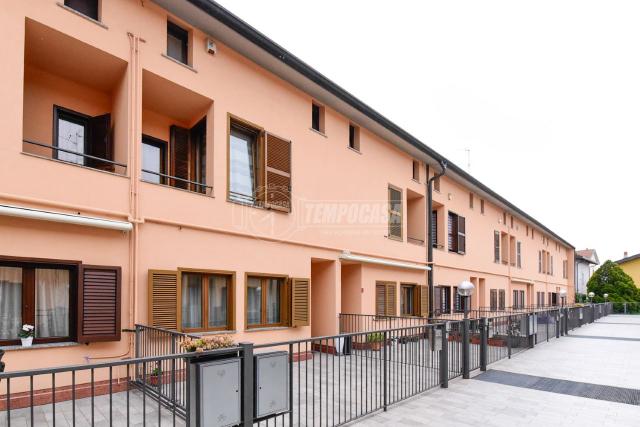 Terraced house in Via Sempione, Cantù - Photo 1