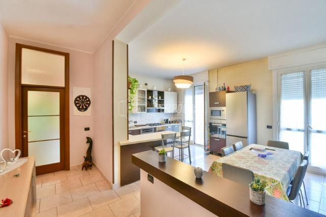 3-room flat in Via Fiammenghini, Cantù - Photo 1