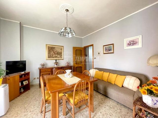 2-room flat in Via Giacomo Leopardi, Ciriè - Photo 1