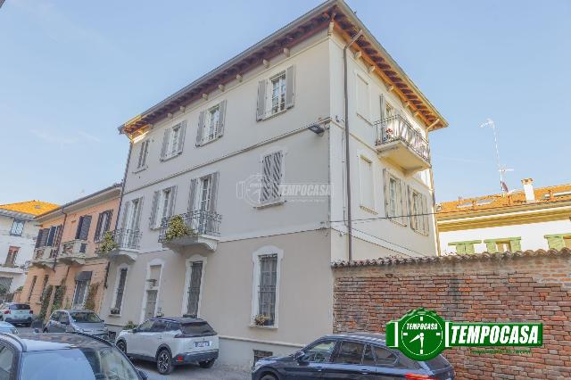 4-room flat in Via Calchi, Pavia - Photo 1