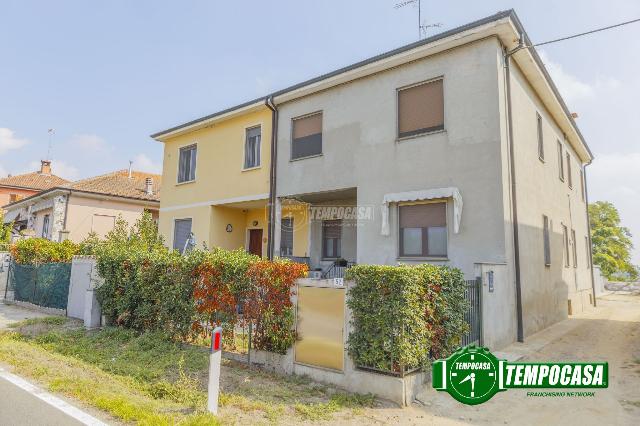 3-room flat in Via Scarpone, Pavia - Photo 1