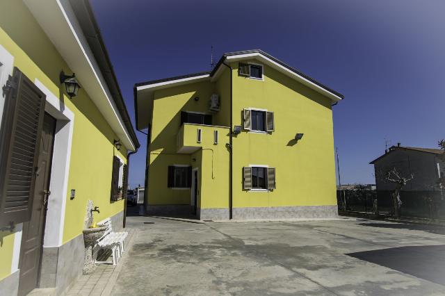 Detached house in Contrada Piane di Chienti, Civitanova Marche - Photo 1