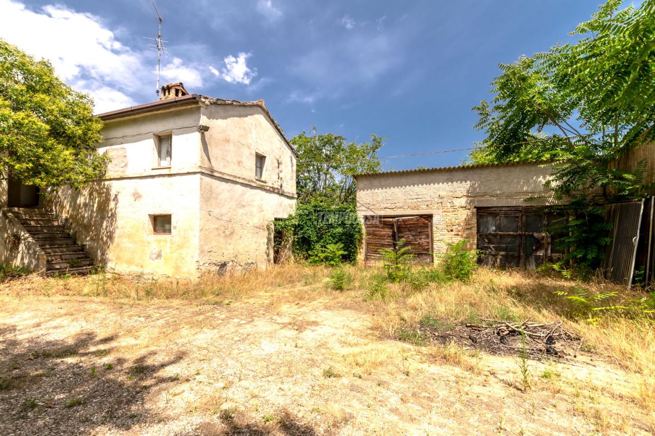 Casa colonica in vendita a Civitanova Marche