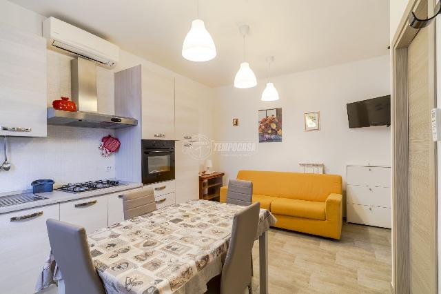 2-room flat in {3}, - Photo 1