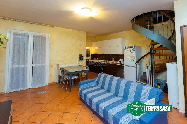 4-room flat in Via Buon Gesu' 5, Castellanza - Photo 1