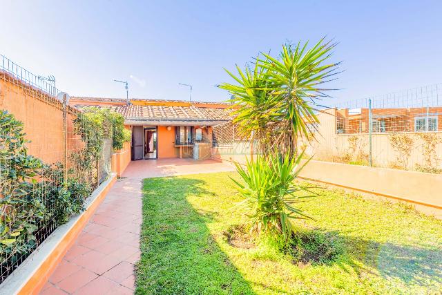 Terraced house in Via Venere, Ladispoli - Photo 1