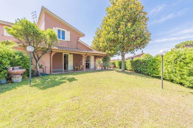 Villa a schiera in Via del Leone 31, Ladispoli - Foto 1