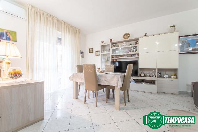 3-room flat in Via G. Bruno 30, Cerro Maggiore - Photo 1