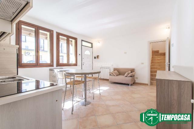 2-room flat in Via Giacomo Matteotti 108, Rescaldina - Photo 1