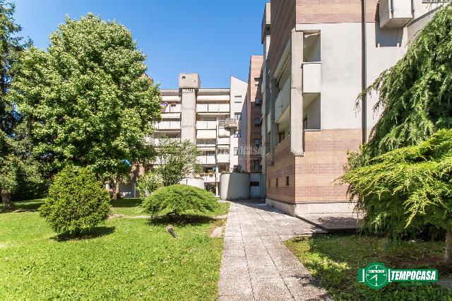 4-room flat in Via Pietro Nenni 1, Rescaldina - Photo 1