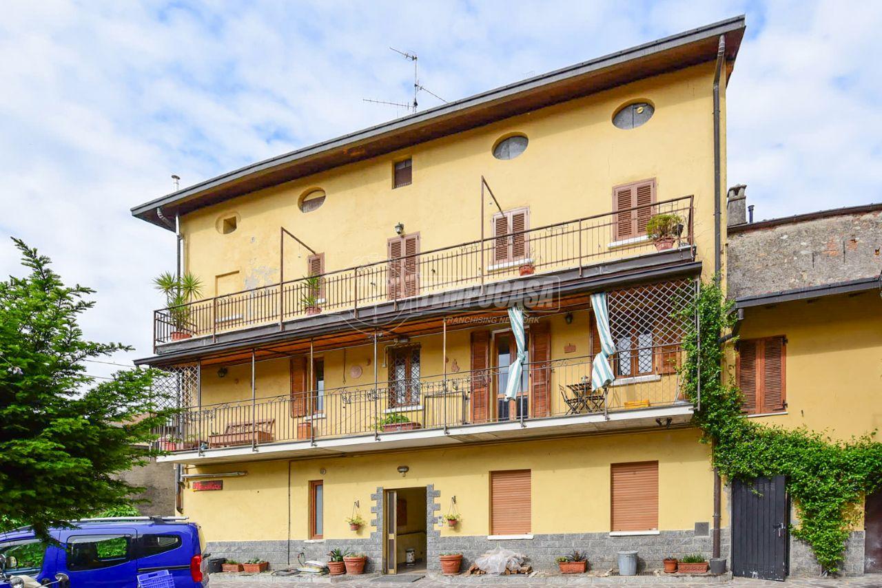 Appartamento in vendita a Capiago Intimiano