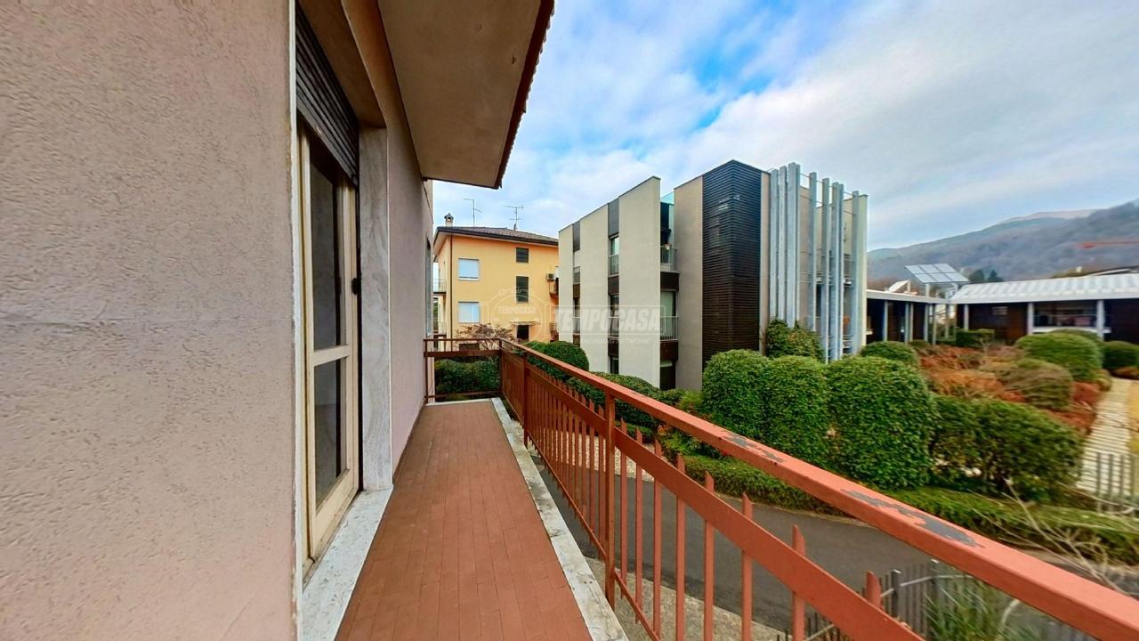 Appartamento in vendita a Albese Con Cassano