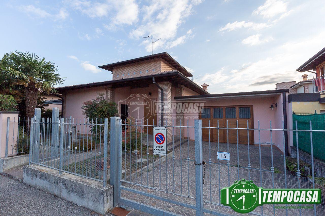 Villa in vendita a Chieve