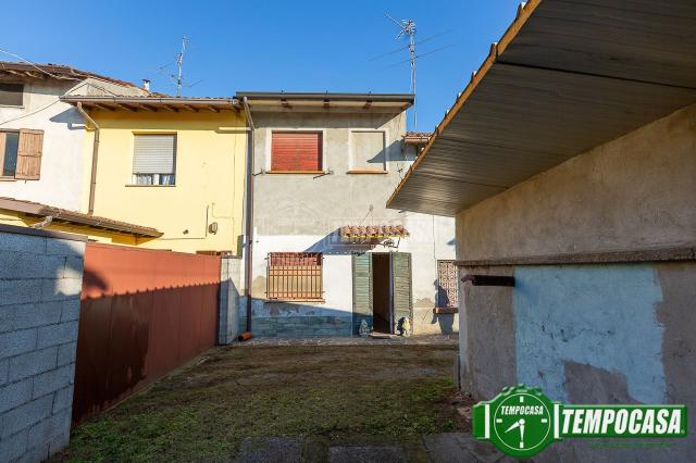 Detached house in Via Solferino, Castelleone - Photo 1