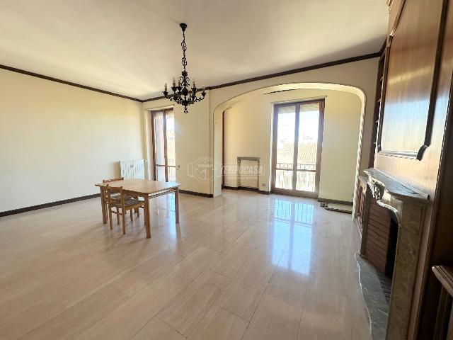 4-room flat in Stradone Farnese 17, Piacenza - Photo 1