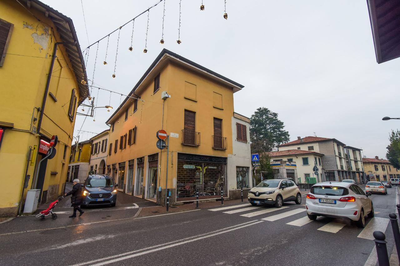 Palazzo in vendita a Trezzo Sull'Adda