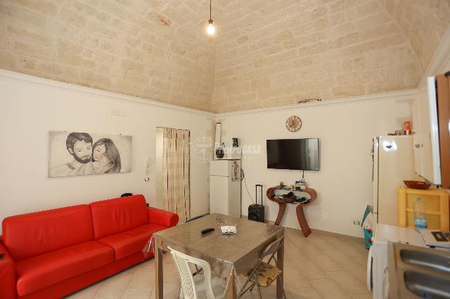 Detached house in Via Cesare Battisti 66, Triggiano - Photo 1