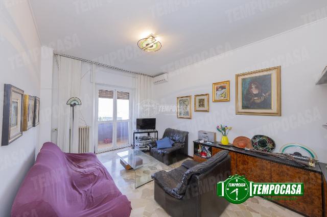 2-room flat in Via Sempione, Pero - Photo 1