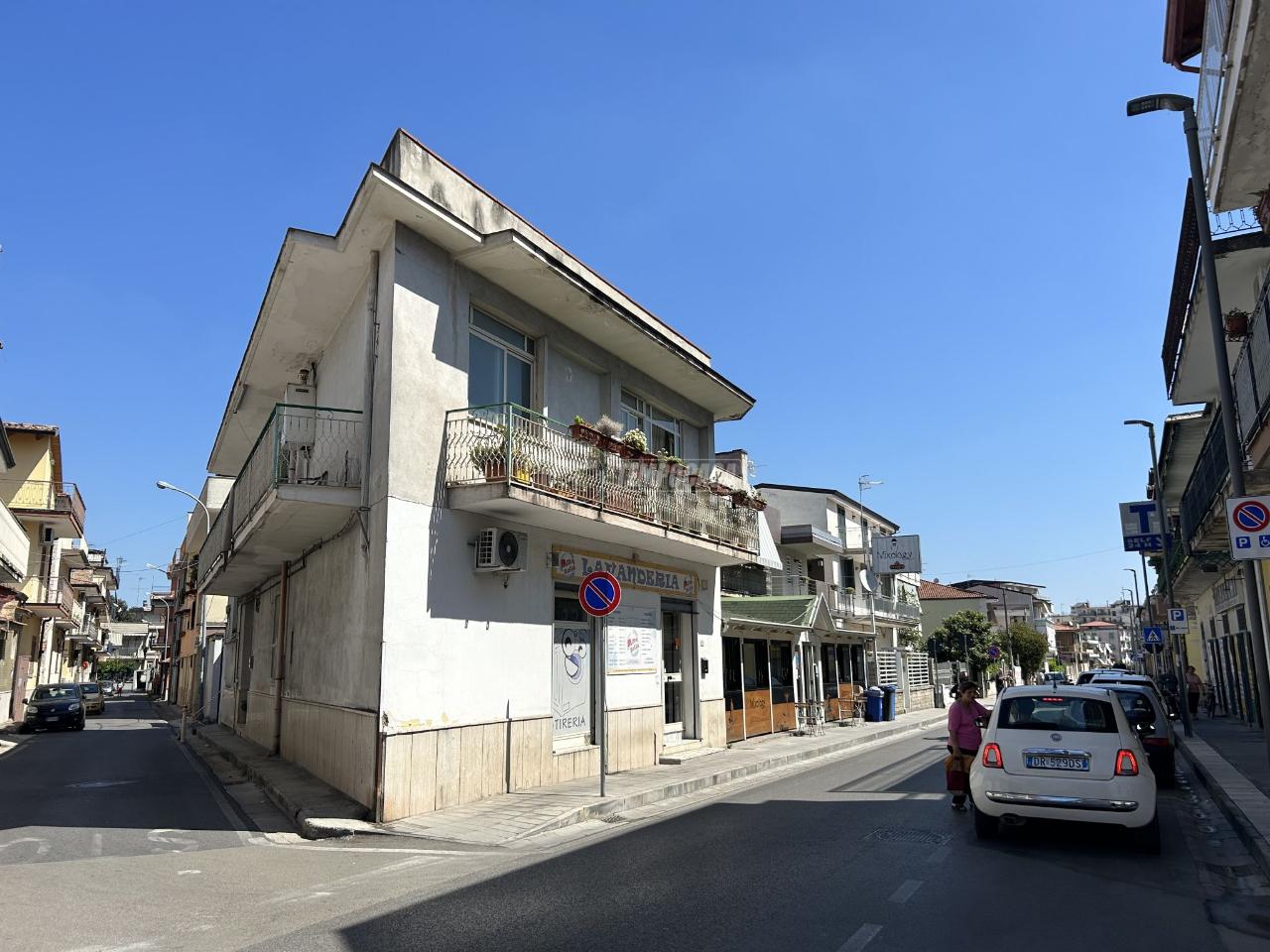 Palazzo in vendita a Lusciano