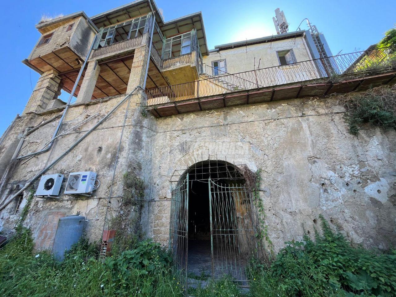 Palazzo in vendita a Aversa