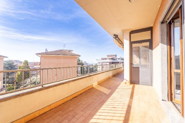 4-room flat in Via Otello Benedetti, Viterbo - Photo 1