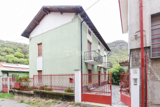 3-room flat in Via Appiani Andrea, Canzo - Photo 1